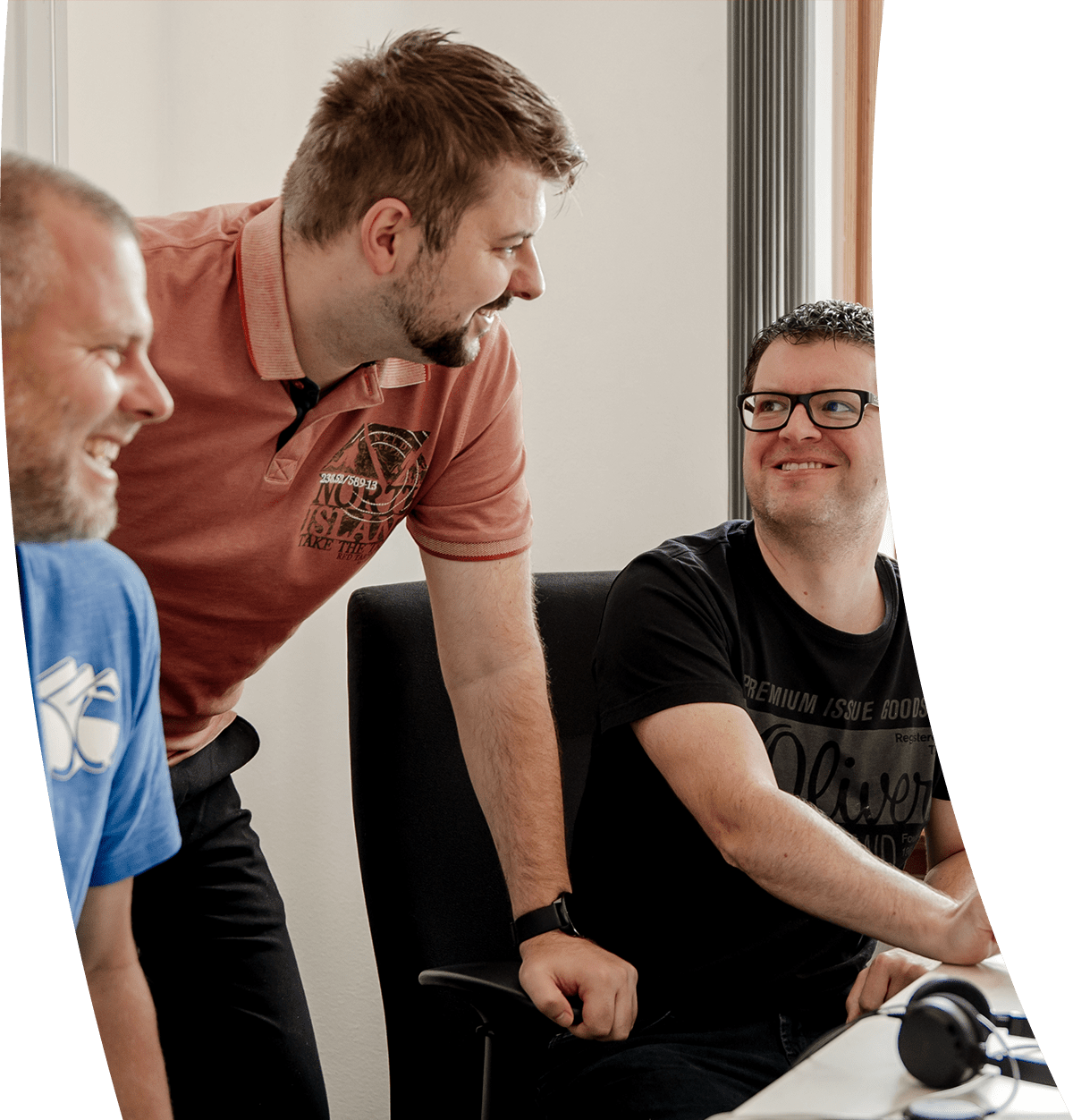 Höpfinger Mitarbeiter in einer Besprechung